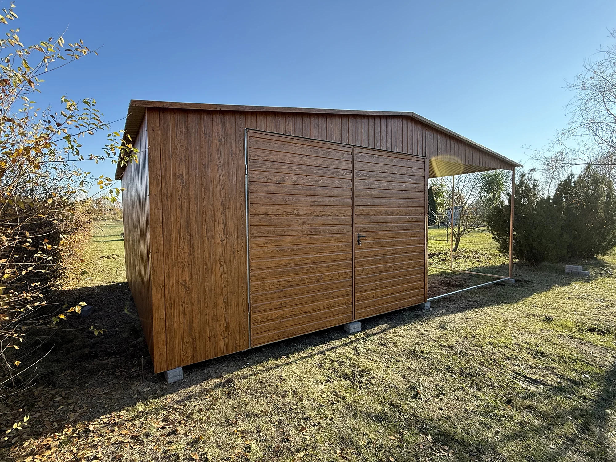 Garaż blaszany 7x5 m Złoty Dąb – Brama Dwuskrzydłowa