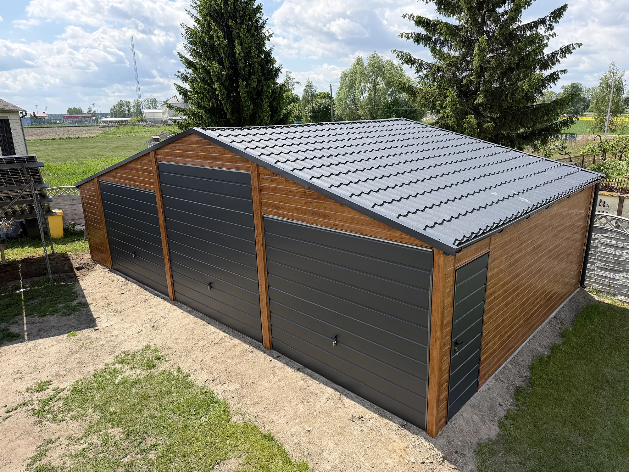 Garaż blaszany 10.5x6 m złoty dąb